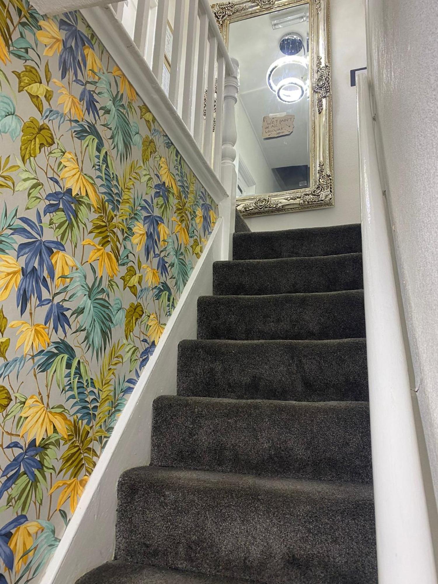 Highfields House - Free Wifi - Free Local Parking Hotel Sheffield Bagian luar foto
