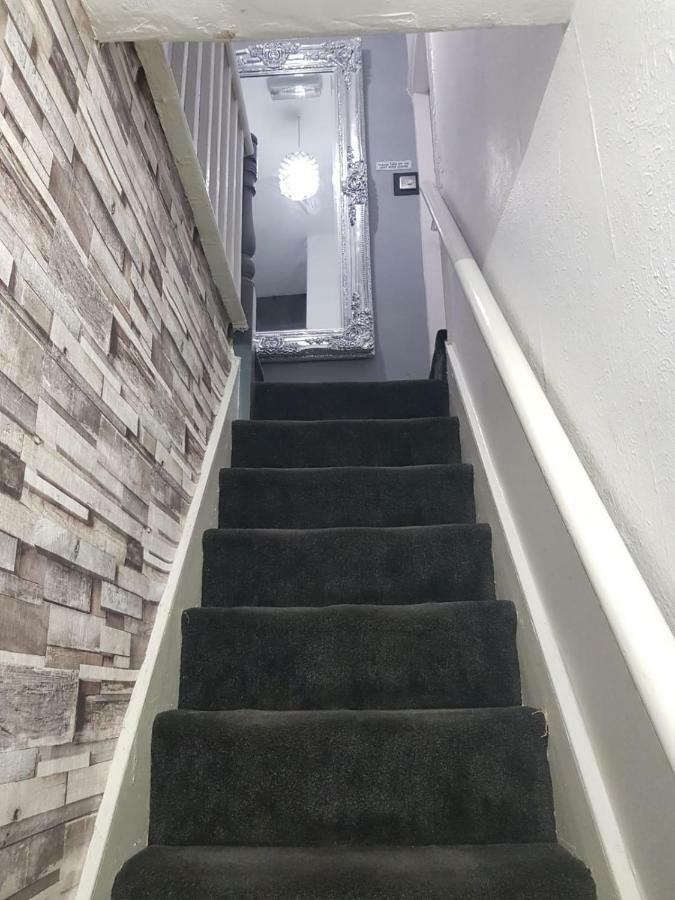 Highfields House - Free Wifi - Free Local Parking Hotel Sheffield Bagian luar foto